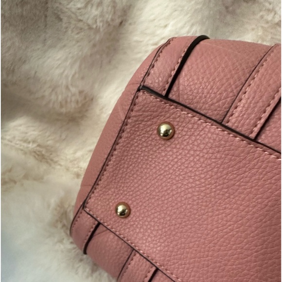 Pink Rose’ All Day Quilted Barrel Crossbody Bag - Picture 10 of 16